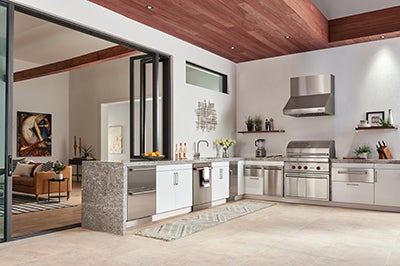 Well-designed, spacious kitchen with modern appliances 