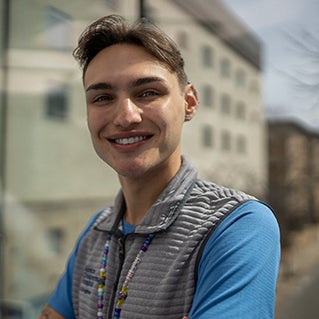 This Boston Children’s nurse brings his bedside care to the transplant unit